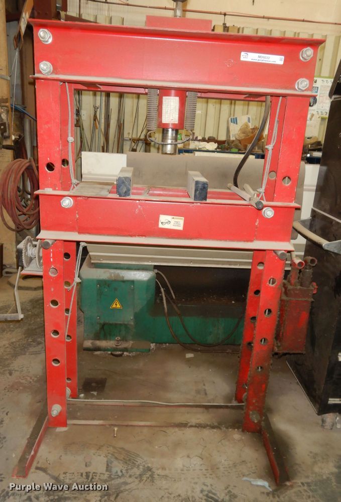 image for item MD9222 Hydraulic press