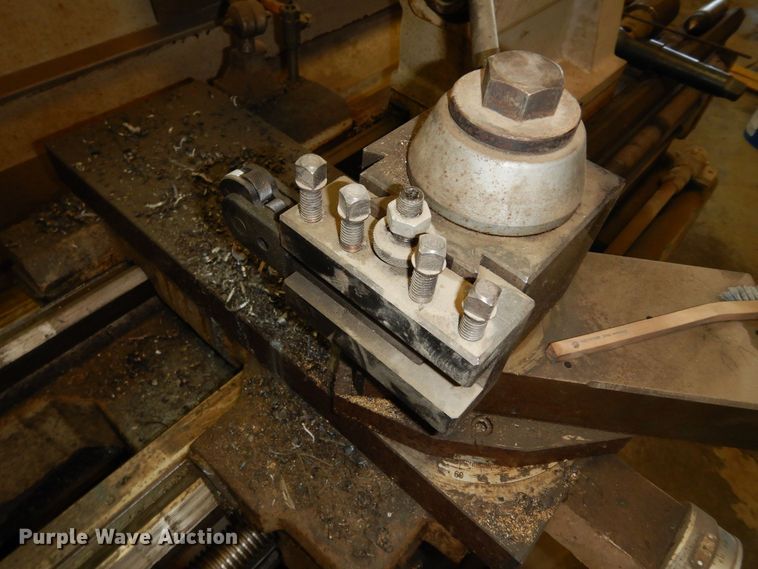 image for item MD9223 2010 Grizzly G0600  big bore metal lathe