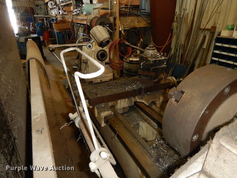 image for item MD9223 2010 Grizzly G0600  big bore metal lathe