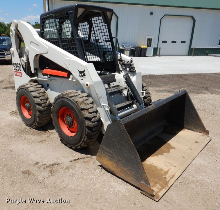 image for item MF9100 2009 Bobcat S250  skid steer loader