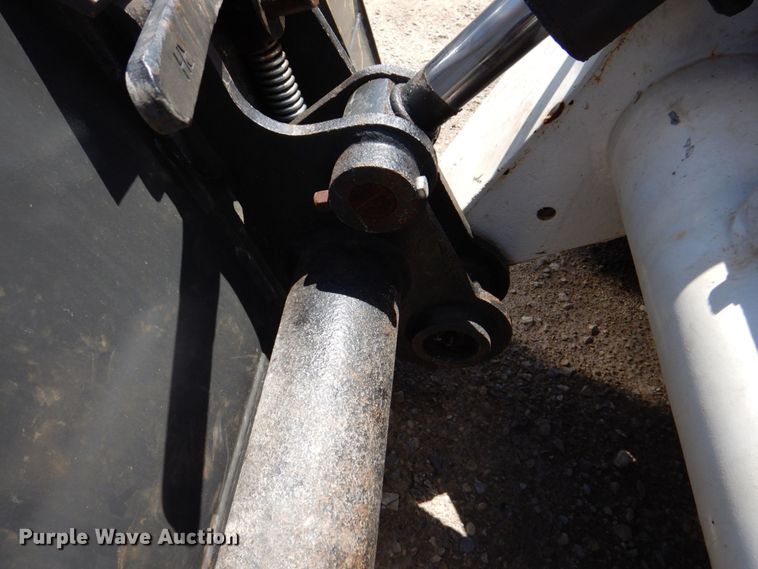 image for item MF9100 2009 Bobcat S250  skid steer loader