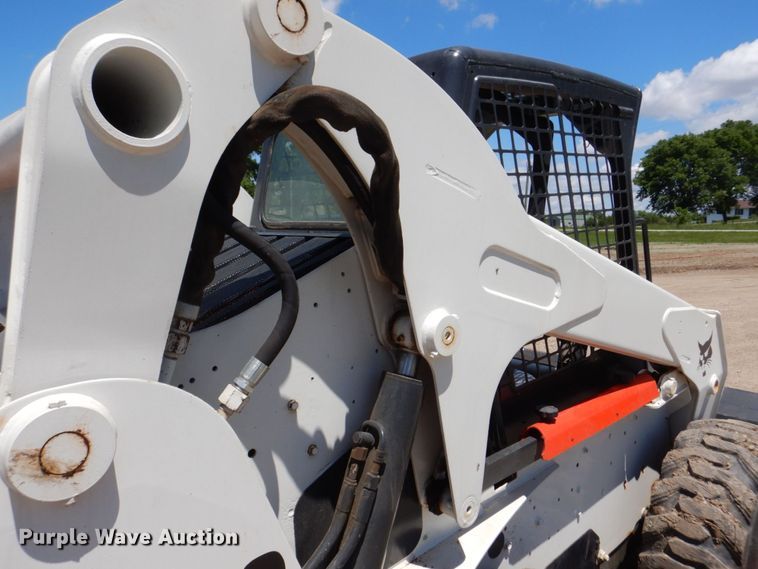 image for item MF9100 2009 Bobcat S250  skid steer loader