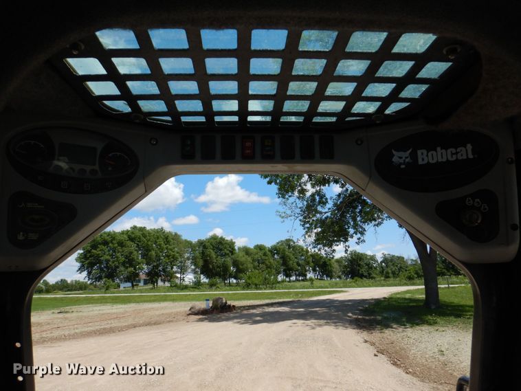 image for item MF9100 2009 Bobcat S250  skid steer loader