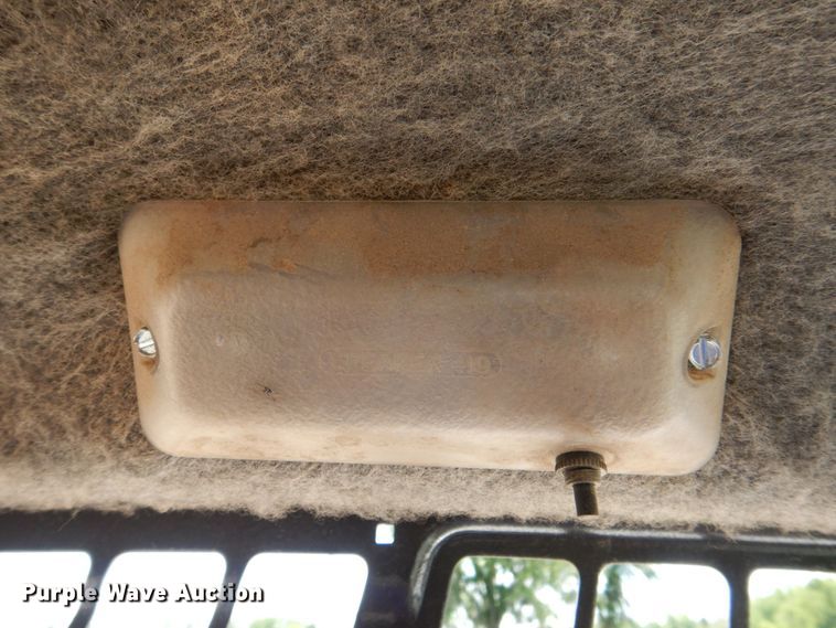 image for item MF9100 2009 Bobcat S250  skid steer loader