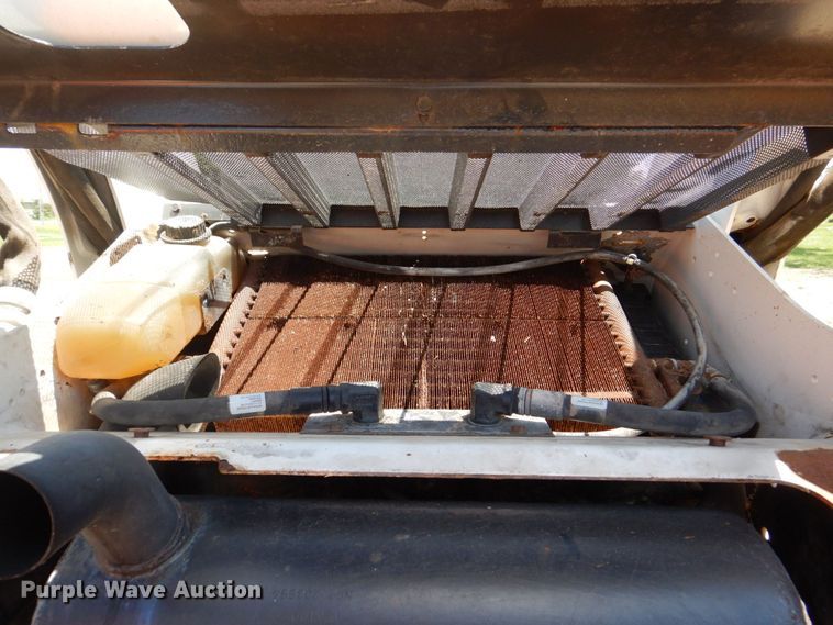 image for item MF9100 2009 Bobcat S250  skid steer loader