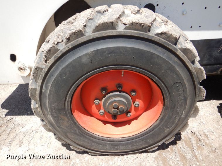 image for item MF9100 2009 Bobcat S250  skid steer loader