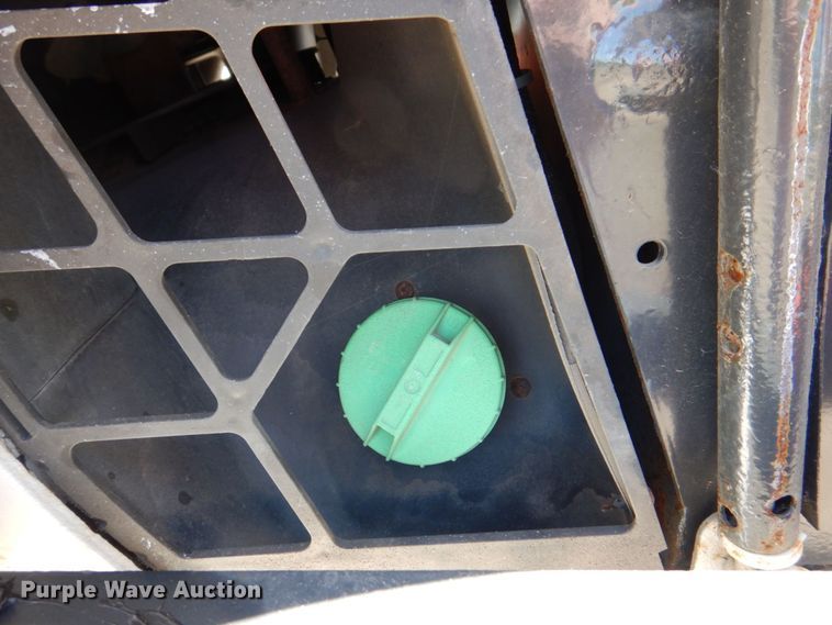 image for item MF9100 2009 Bobcat S250  skid steer loader