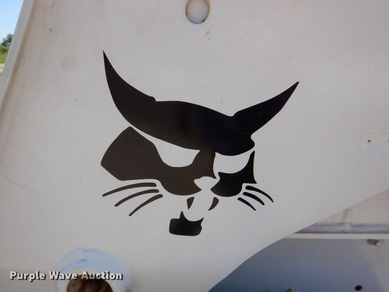 image for item MF9100 2009 Bobcat S250  skid steer loader