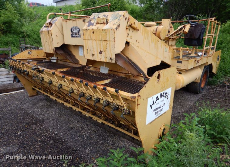 image for item MF9102 1982 Etnyre ETN-82  chip spreader