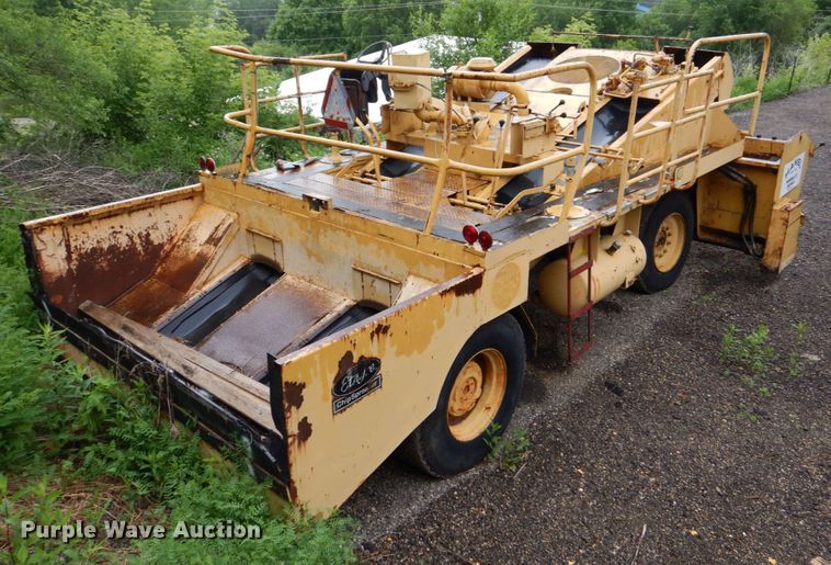 image for item MF9102 1982 Etnyre ETN-82  chip spreader