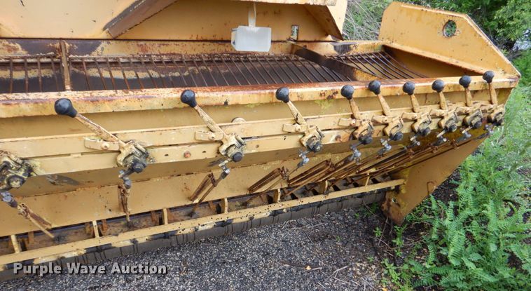 image for item MF9102 1982 Etnyre ETN-82  chip spreader