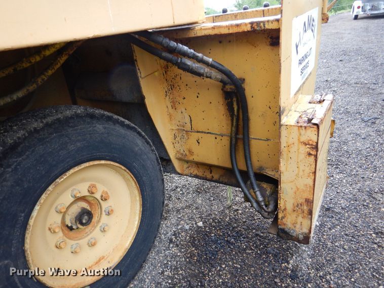 image for item MF9102 1982 Etnyre ETN-82  chip spreader