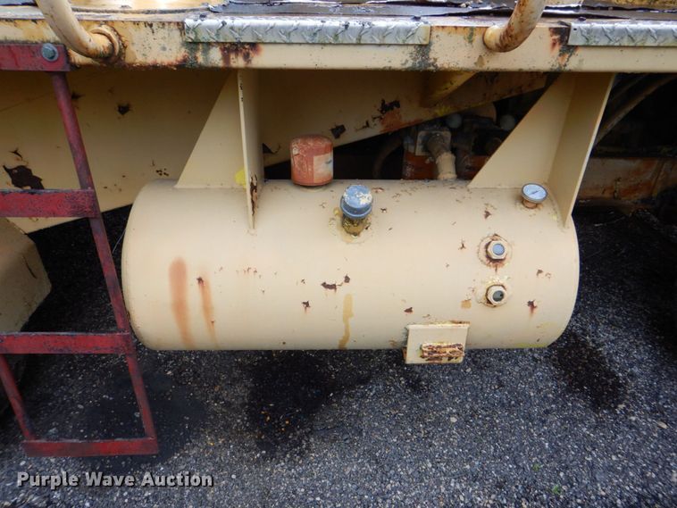 image for item MF9102 1982 Etnyre ETN-82  chip spreader