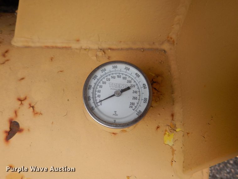 image for item MF9102 1982 Etnyre ETN-82  chip spreader