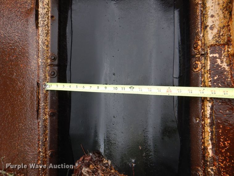 image for item MF9102 1982 Etnyre ETN-82  chip spreader