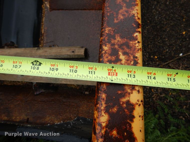 image for item MF9102 1982 Etnyre ETN-82  chip spreader