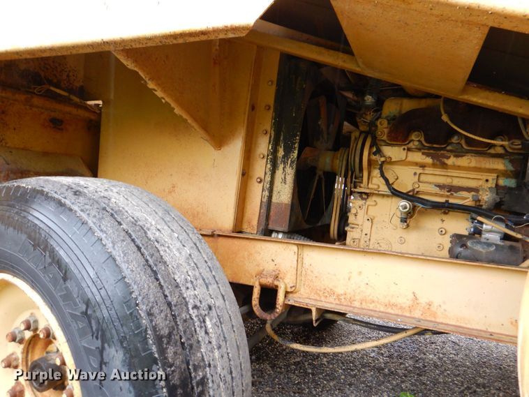 image for item MF9102 1982 Etnyre ETN-82  chip spreader