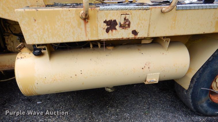 image for item MF9102 1982 Etnyre ETN-82  chip spreader