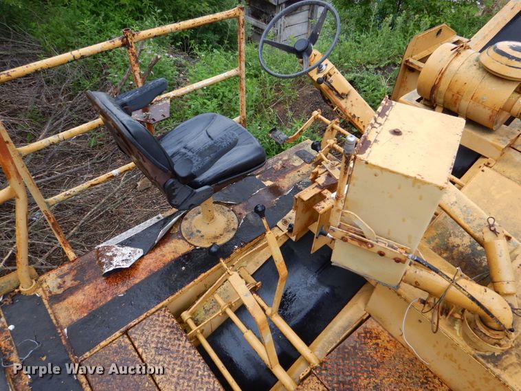 image for item MF9102 1982 Etnyre ETN-82  chip spreader