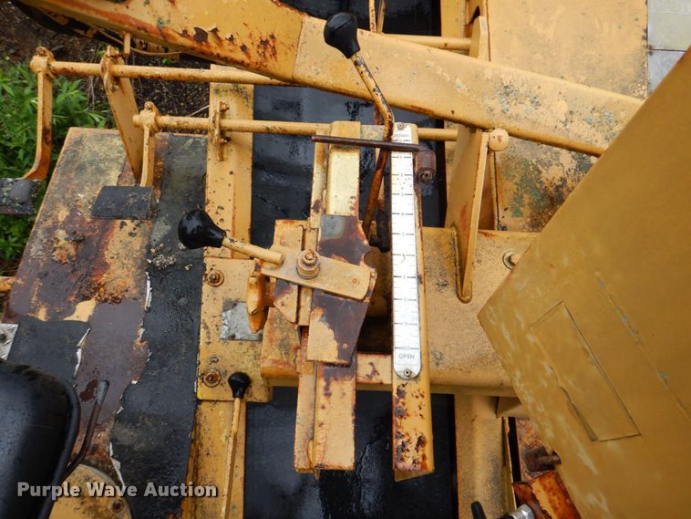 image for item MF9102 1982 Etnyre ETN-82  chip spreader