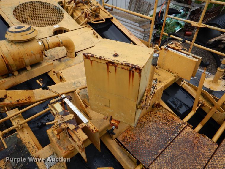 image for item MF9102 1982 Etnyre ETN-82  chip spreader