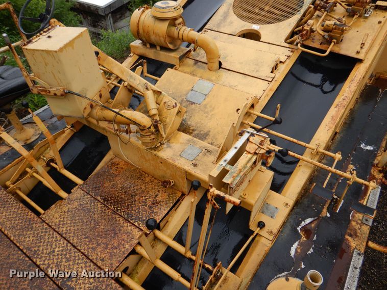 image for item MF9102 1982 Etnyre ETN-82  chip spreader