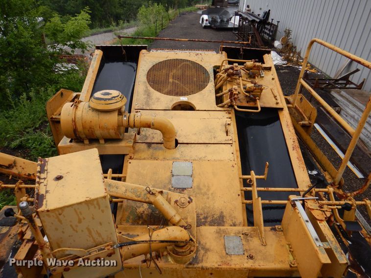 image for item MF9102 1982 Etnyre ETN-82  chip spreader