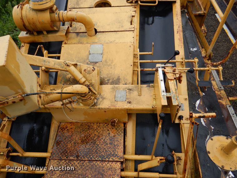 image for item MF9102 1982 Etnyre ETN-82  chip spreader