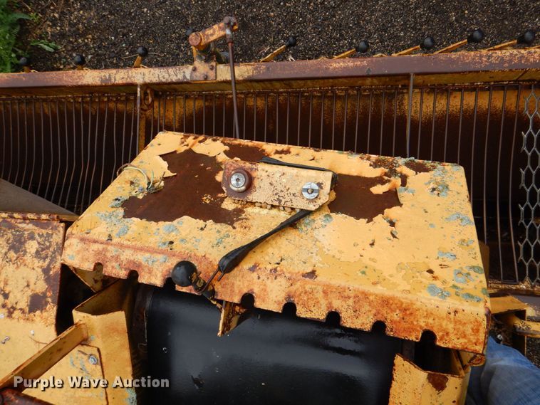 image for item MF9102 1982 Etnyre ETN-82  chip spreader