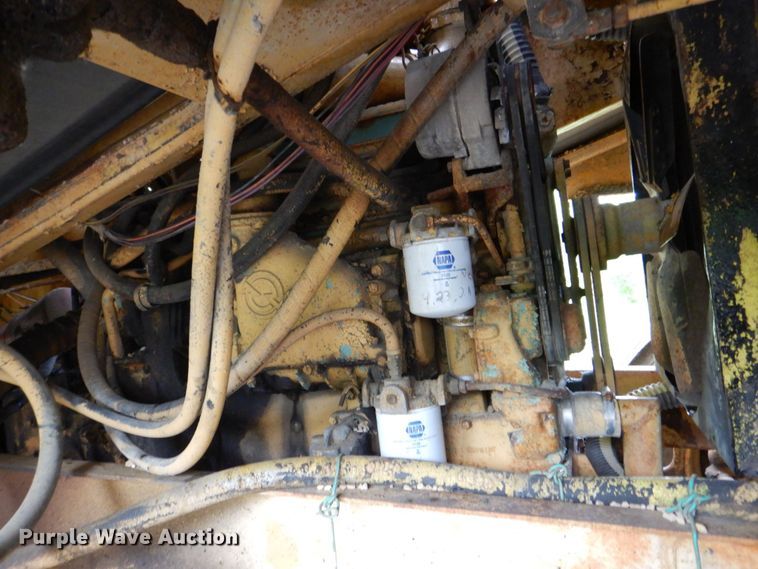 image for item MF9102 1982 Etnyre ETN-82  chip spreader