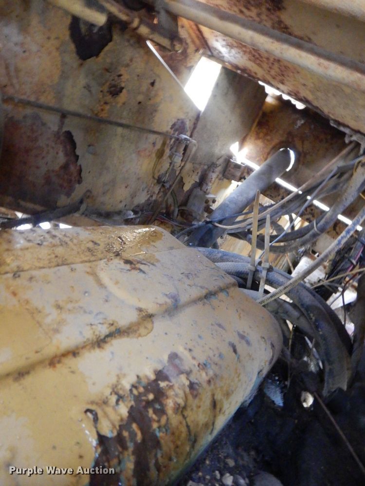 image for item MF9102 1982 Etnyre ETN-82  chip spreader