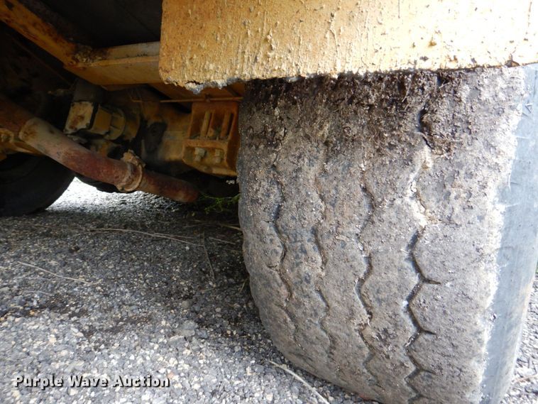 image for item MF9102 1982 Etnyre ETN-82  chip spreader