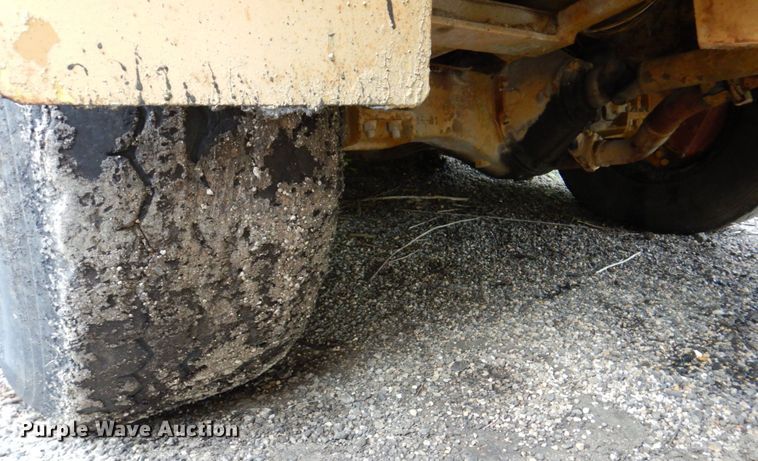 image for item MF9102 1982 Etnyre ETN-82  chip spreader