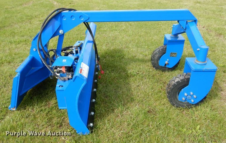 image for item MF9112 2021 TopCat SSSG72  skid steer grader