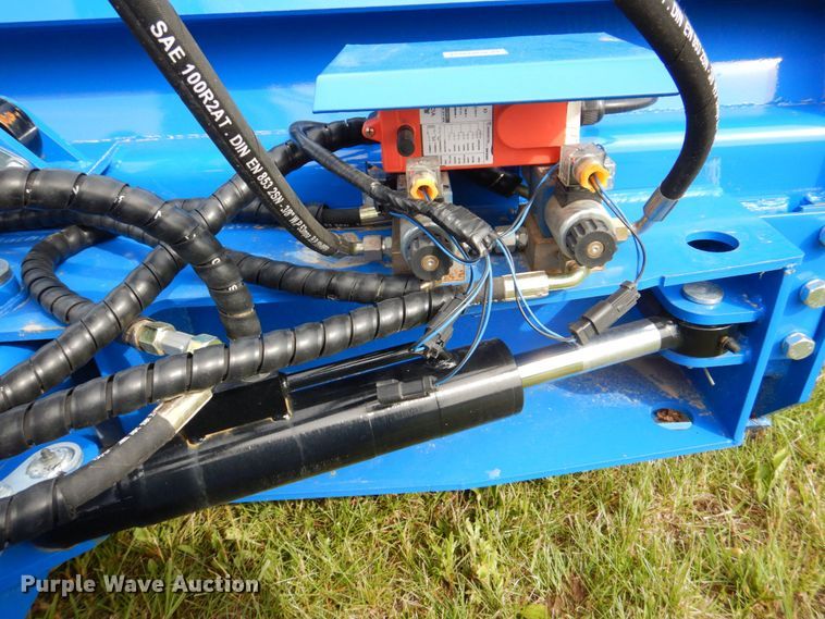 image for item MF9112 2021 TopCat SSSG72  skid steer grader