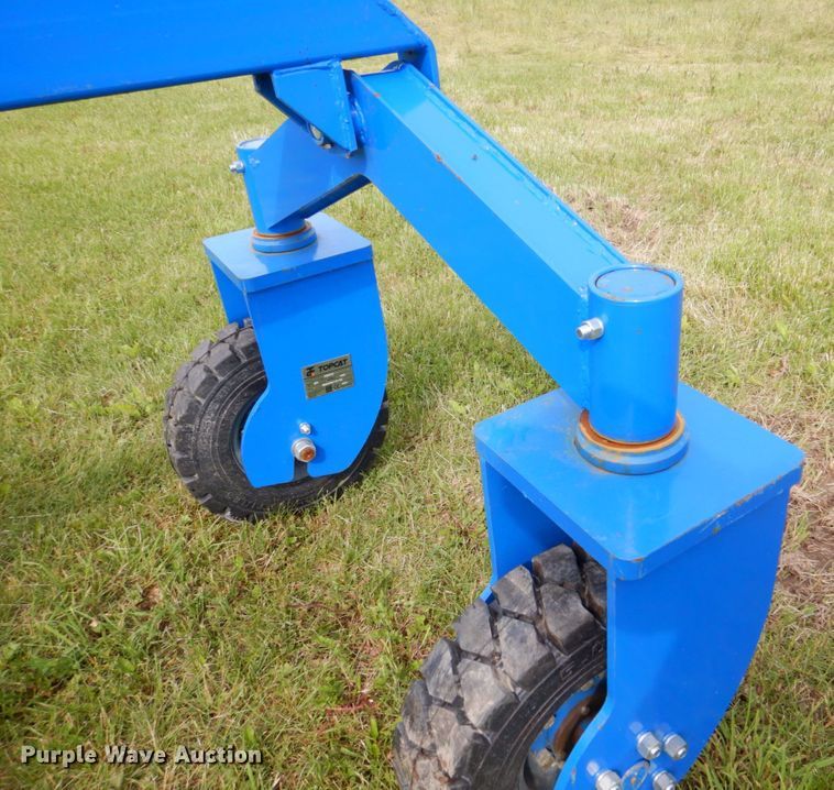 image for item MF9112 2021 TopCat SSSG72  skid steer grader