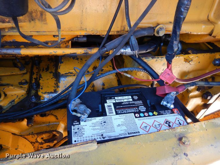 image for item MF9618 1981 John Deere 570A  rigid frame motor grader