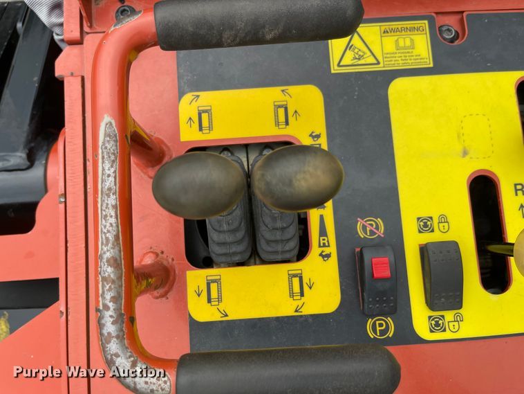 image for item MJ9785 2018 Ditch Witch SK1550  compact utility loader