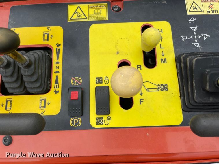 image for item MJ9785 2018 Ditch Witch SK1550  compact utility loader