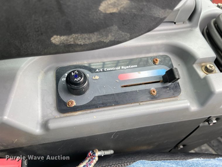 image for item MJ9787 2019 Kubota SVL75-2  tracked skid steer loader