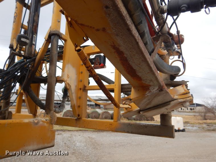 image for item DE7523 1999 Sterling L8513  applicator truck