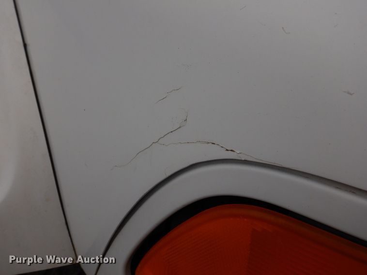 image for item DE7523 1999 Sterling L8513  applicator truck