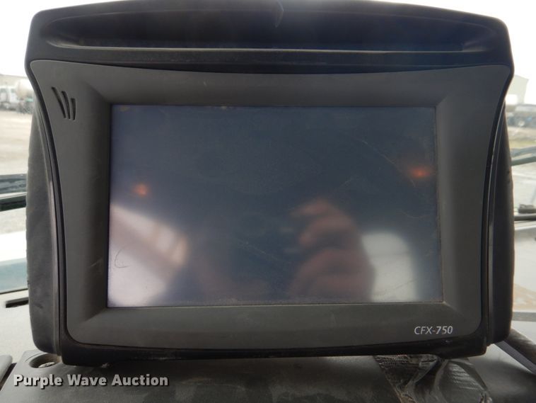 image for item DE7523 1999 Sterling L8513  applicator truck