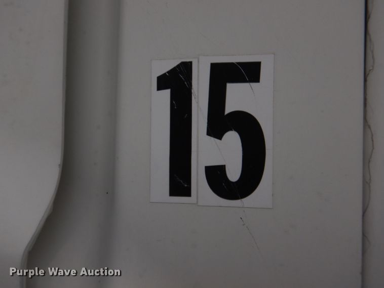 image for item DE7523 1999 Sterling L8513  applicator truck