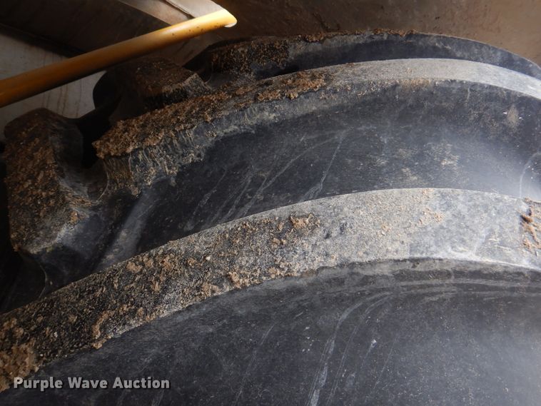 image for item DE7523 1999 Sterling L8513  applicator truck