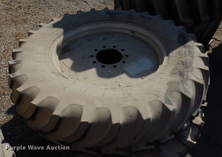 image for item DE7523 1999 Sterling L8513  applicator truck