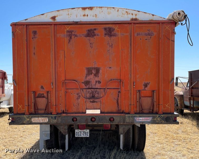 image for item DJ5137 1979 Chevrolet C70  grain truck