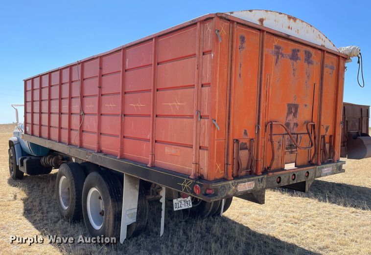 image for item DJ5137 1979 Chevrolet C70  grain truck