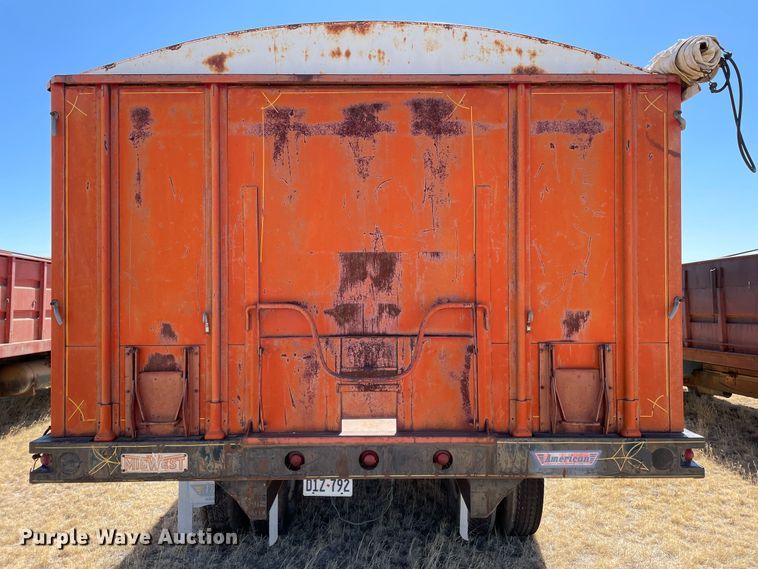 image for item DJ5137 1979 Chevrolet C70  grain truck