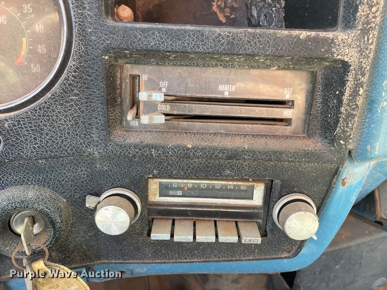 image for item DJ5137 1979 Chevrolet C70  grain truck